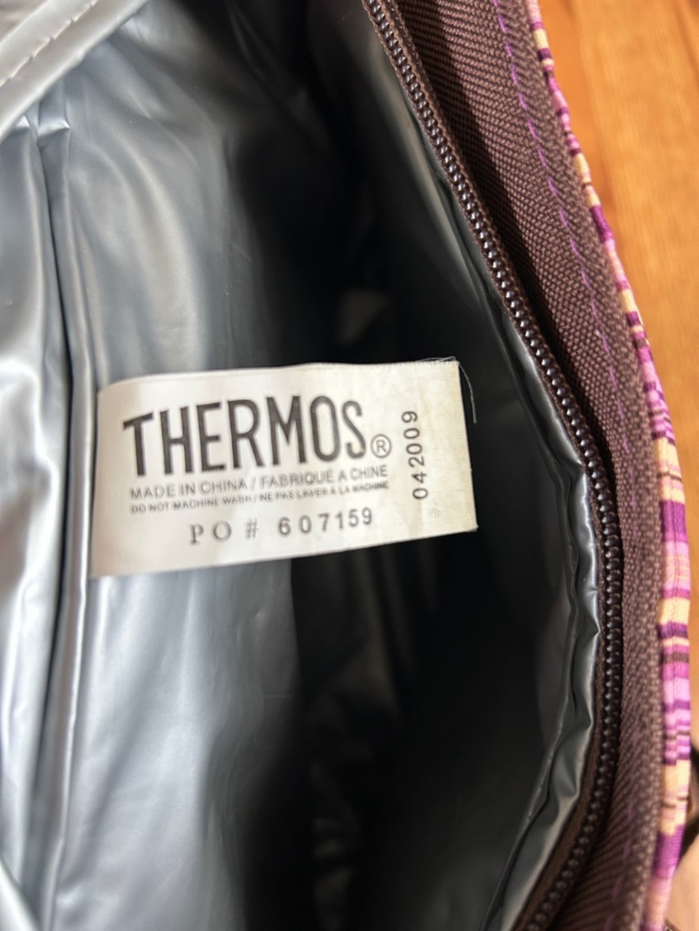 Raya by Thermos Clean Zipper Insulated Solid Brown w/Purple Stripes Lunch Tote - Picture 7 of 14